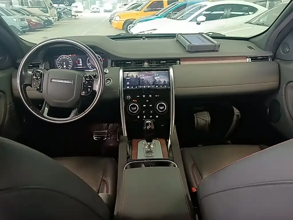 Land Rover Discovery Sport — фото 10