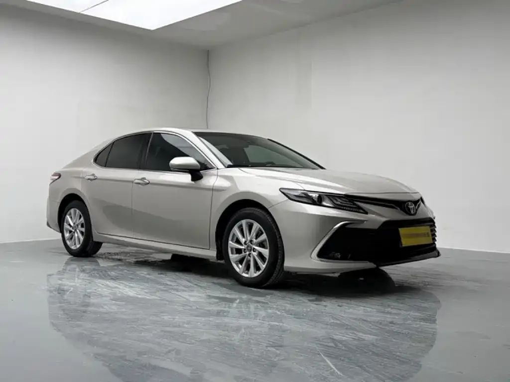 Toyota Camry — фото 3
