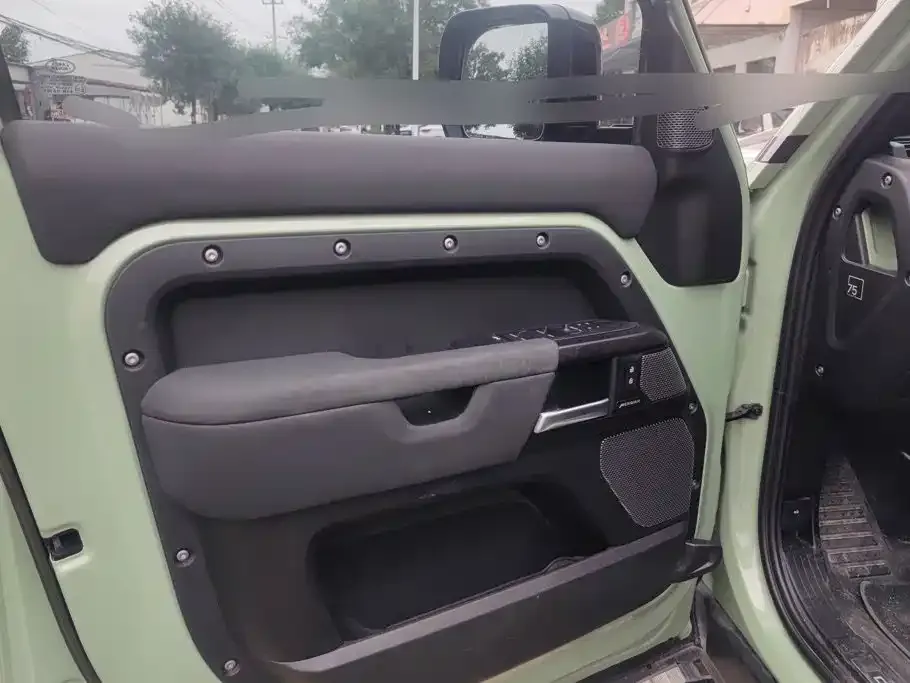 Land Rover Defender — фото 3