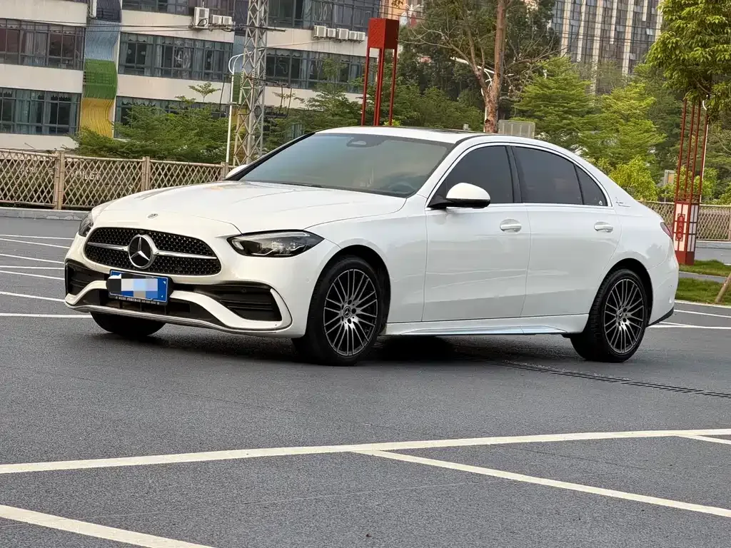 Mercedes-Benz C-Class — фото 1