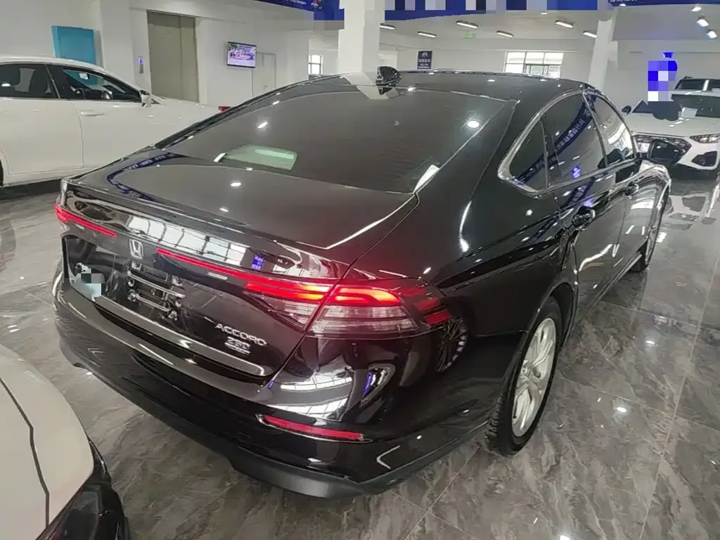 Honda Accord — фото 7