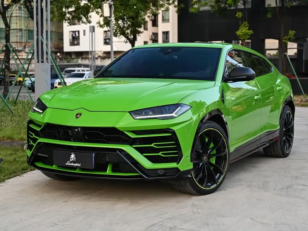 Lamborghini Urus — фото 1