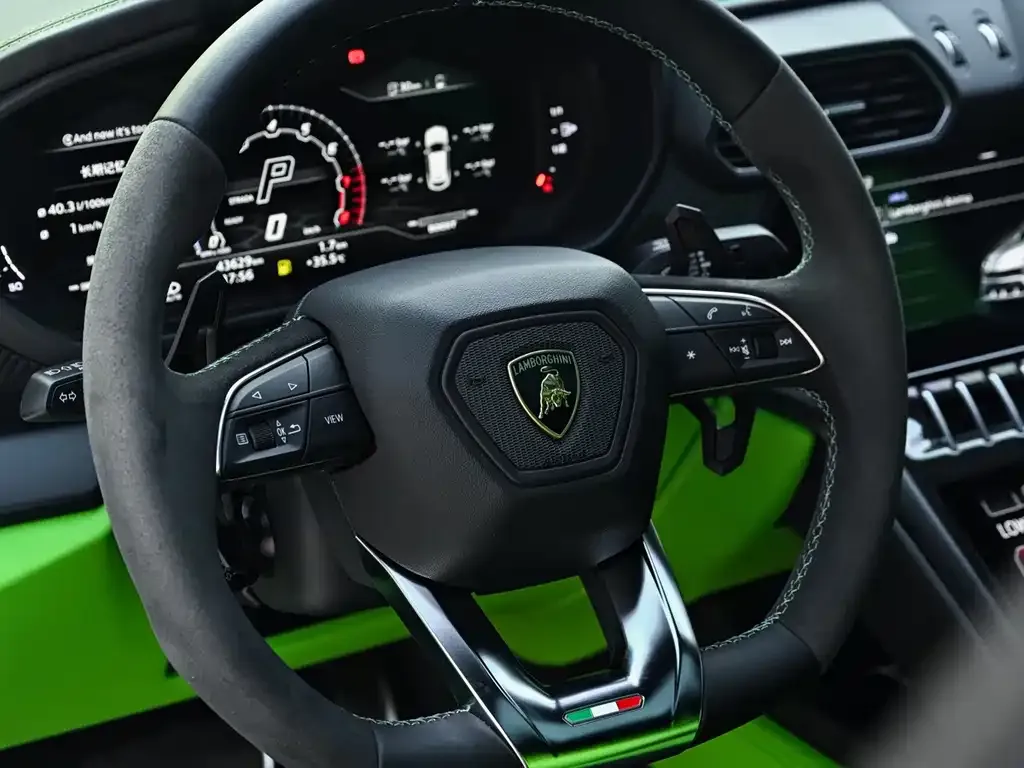 Lamborghini Urus — фото 9