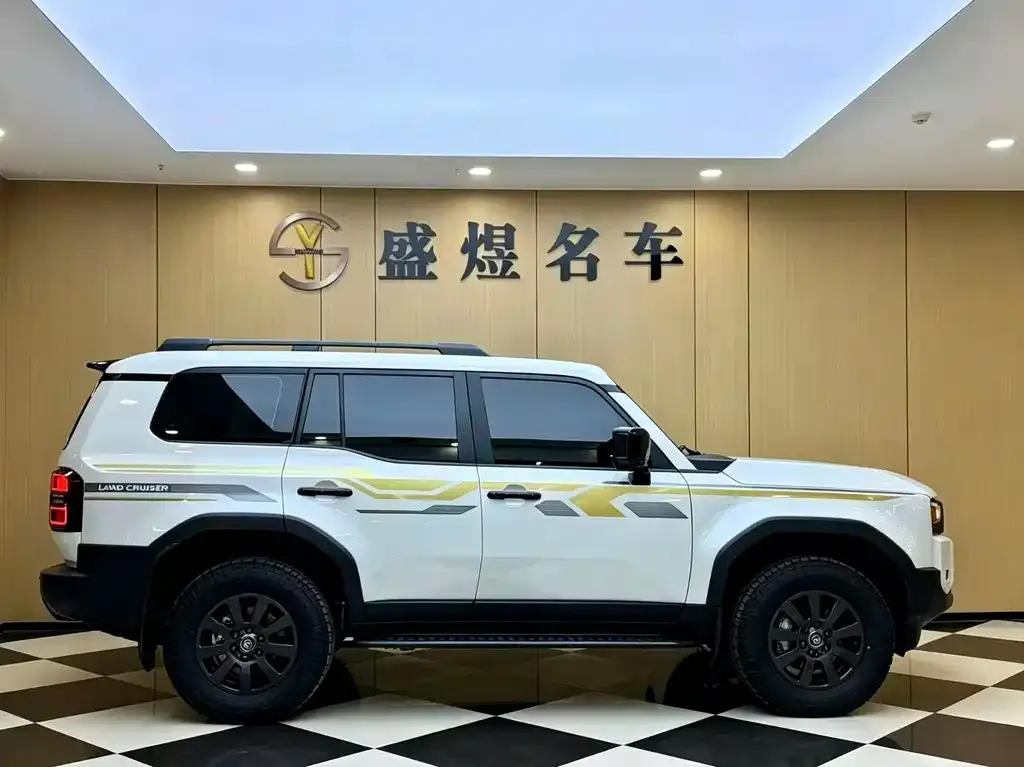 Toyota Prado — фото 2