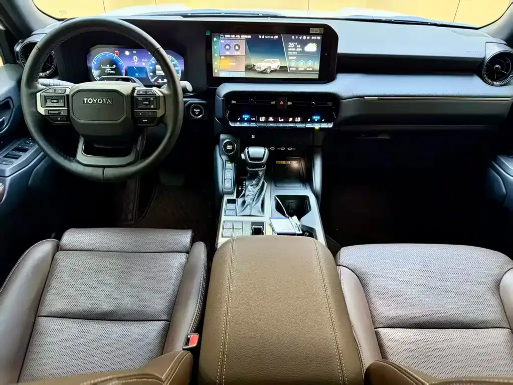 Toyota Prado — фото 10