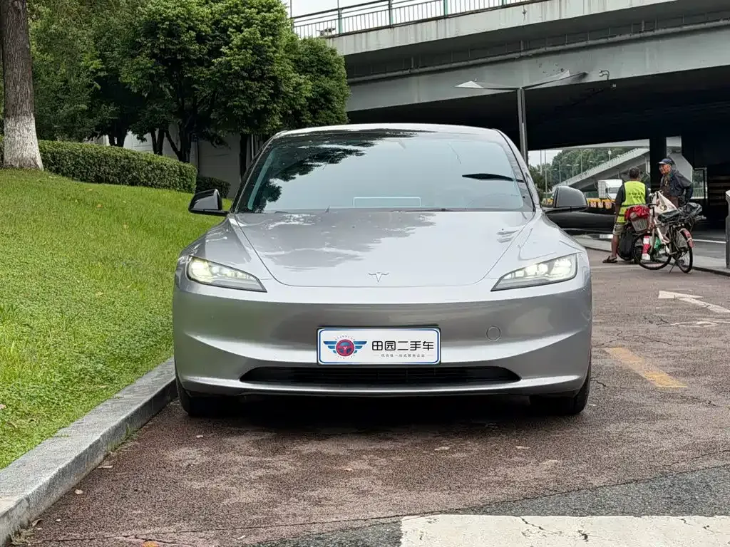 Tesla Model 3 — фото 10