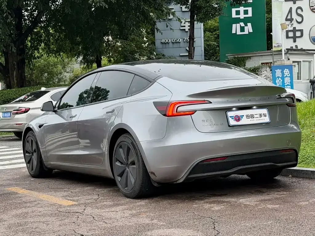Tesla Model 3 — фото 9