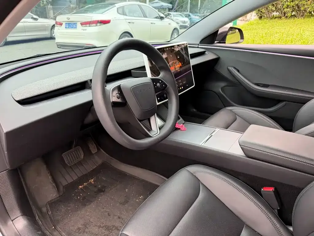 Tesla Model 3 — фото 3
