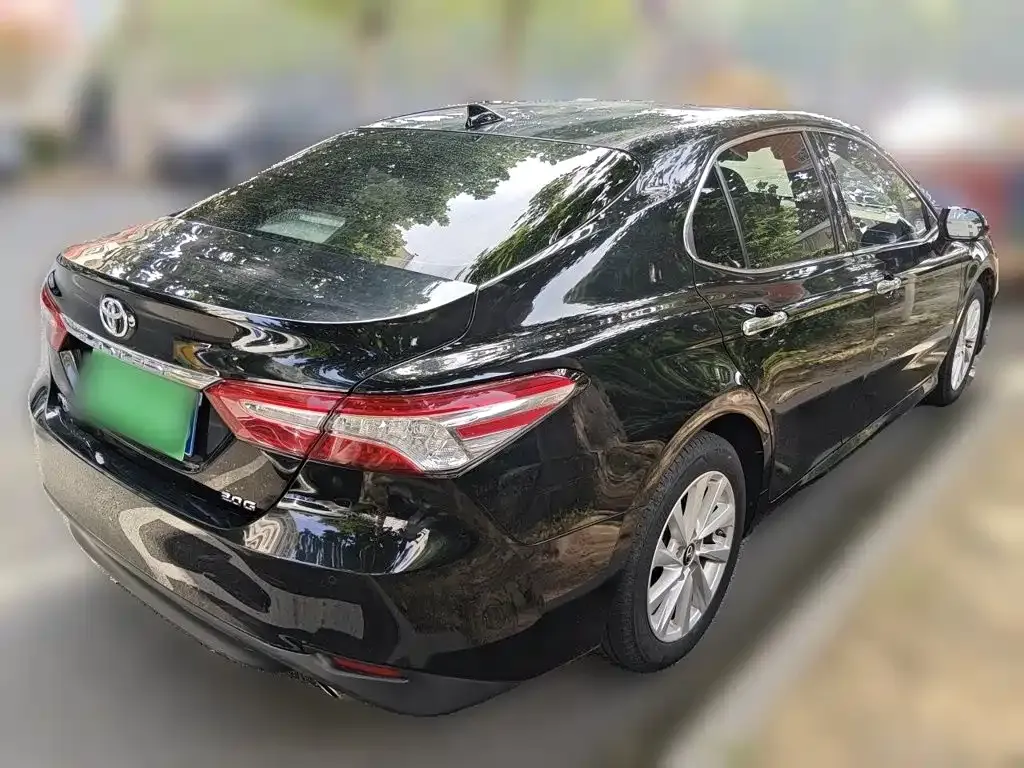 Toyota Camry — фото 8