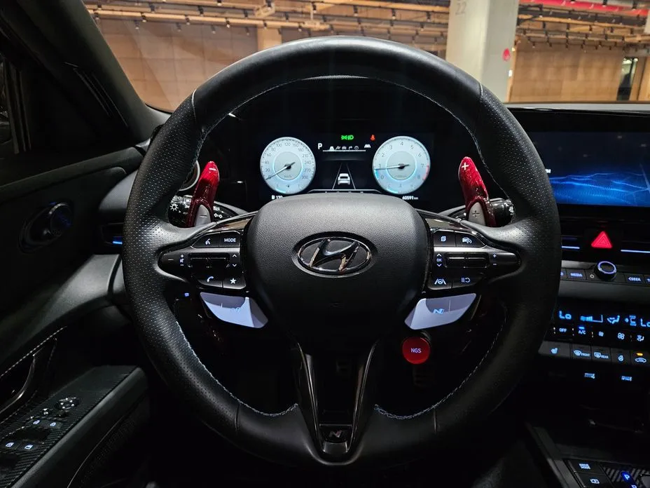Hyundai AVANTE — фото 2