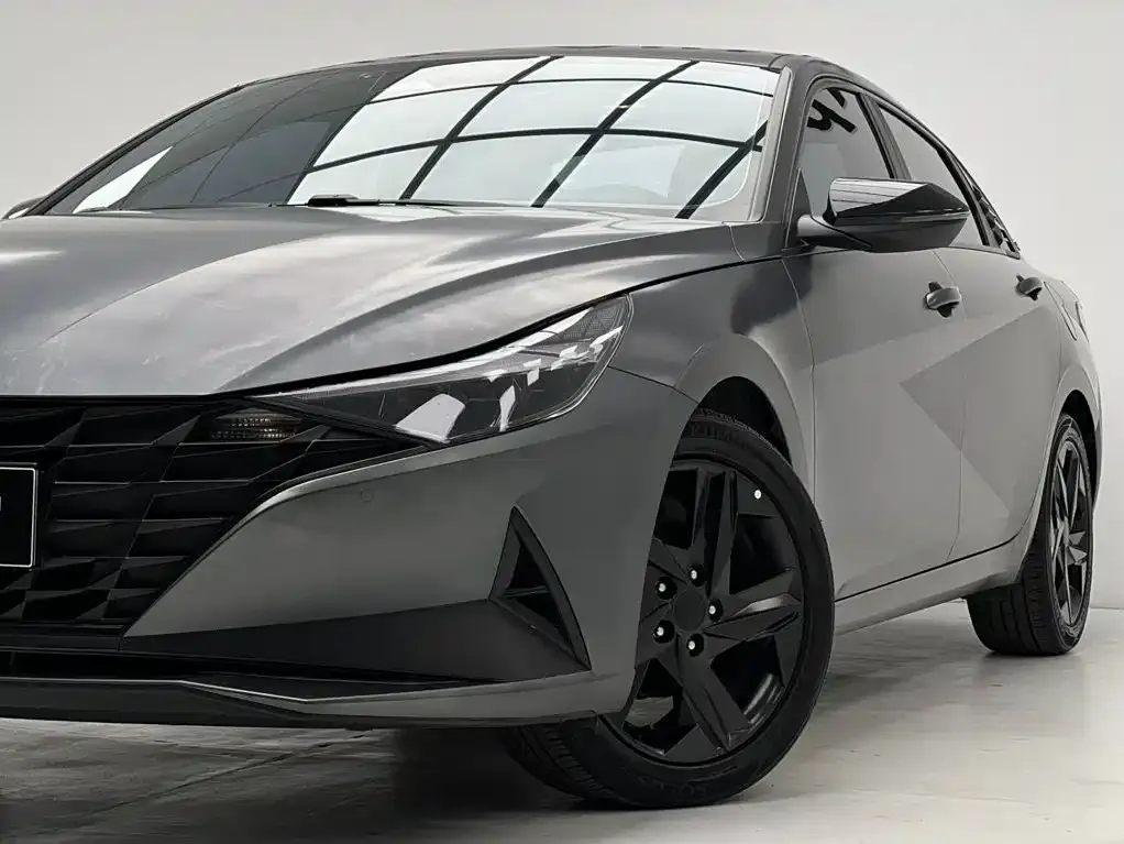 Hyundai Elantra — фото 3