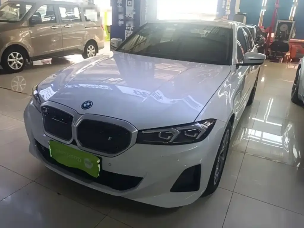 BMW i3 — фото 1