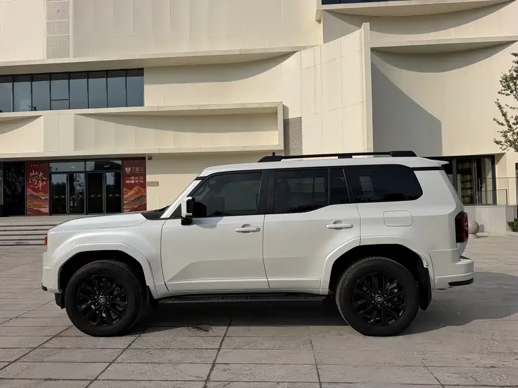Toyota Prado — фото 2