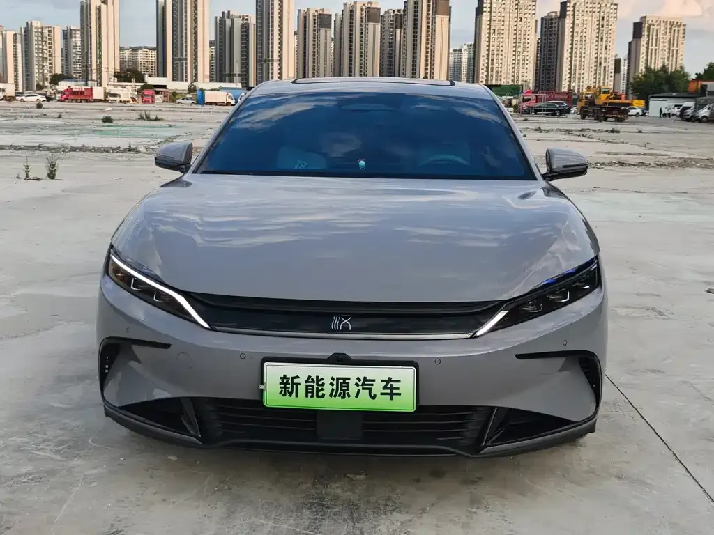 BYD Han — фото 1