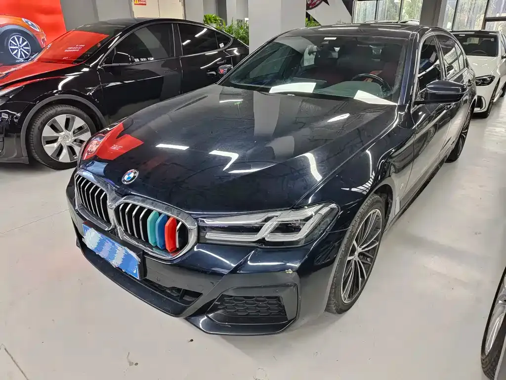 BMW 5 Series — фото 1