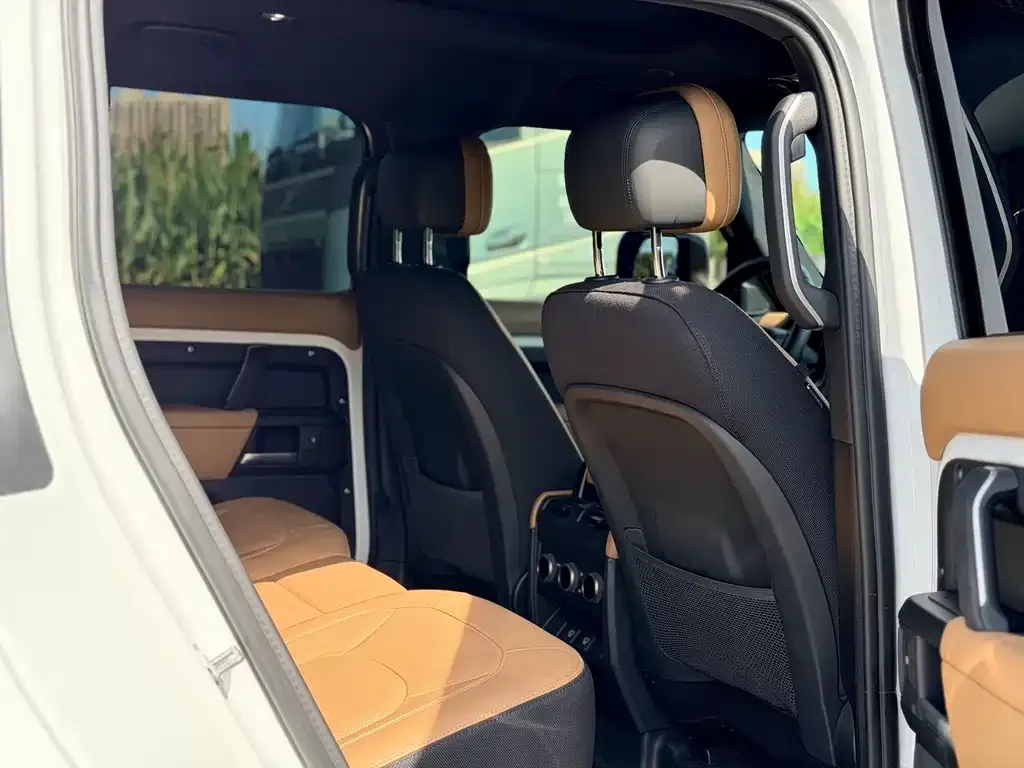 Land Rover Defender — фото 10