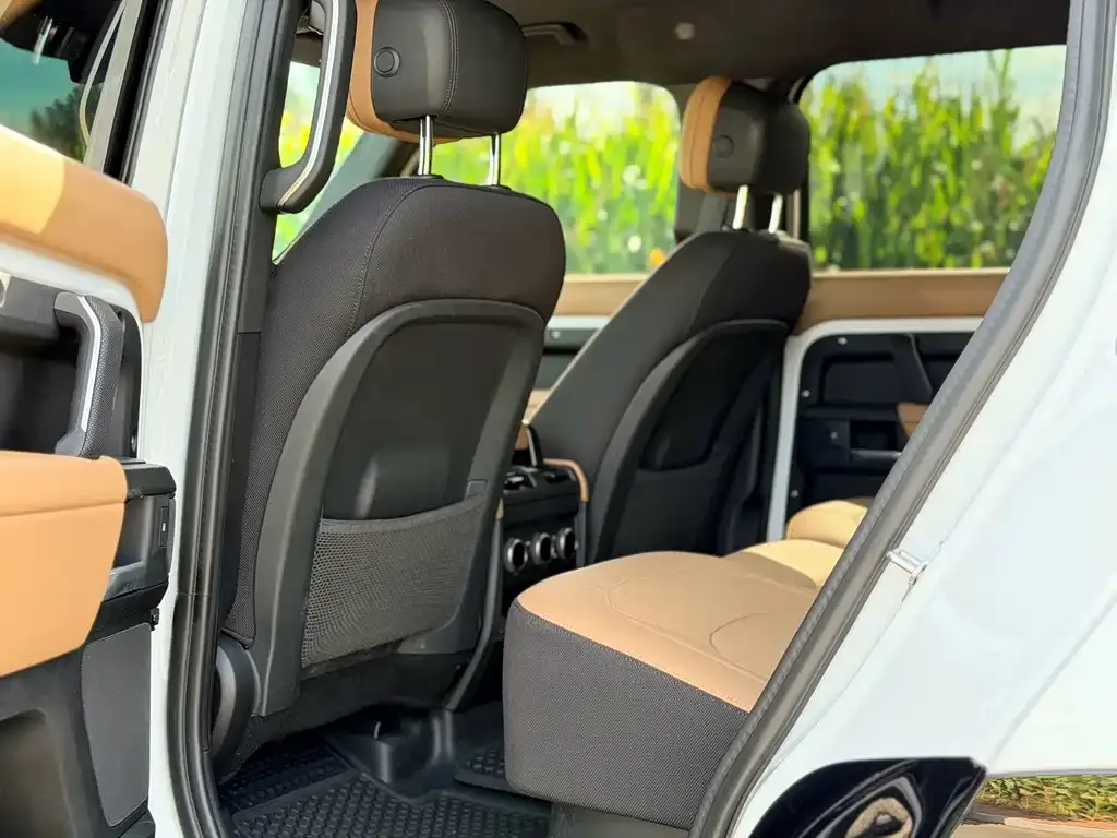 Land Rover Defender — фото 6