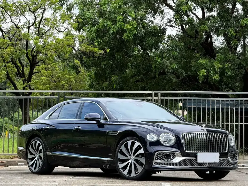 Bentley Flying Spur — фото 8