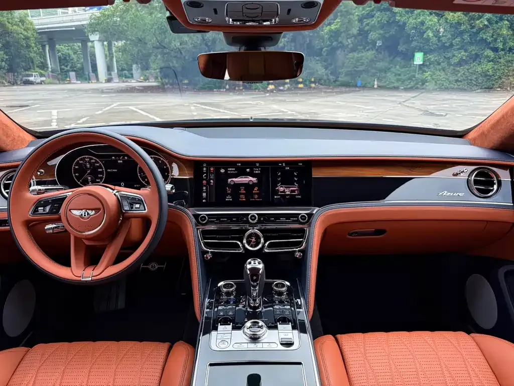 Bentley Flying Spur — фото 4