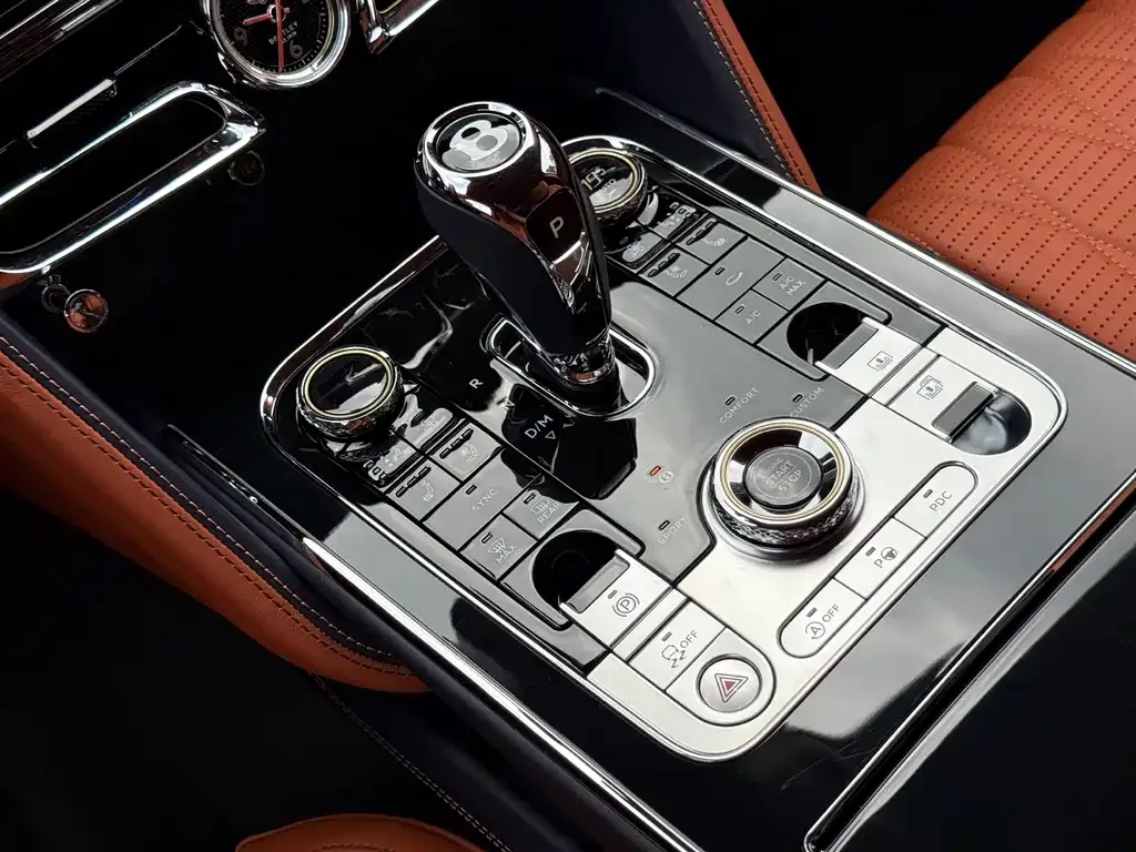 Bentley Flying Spur — фото 5