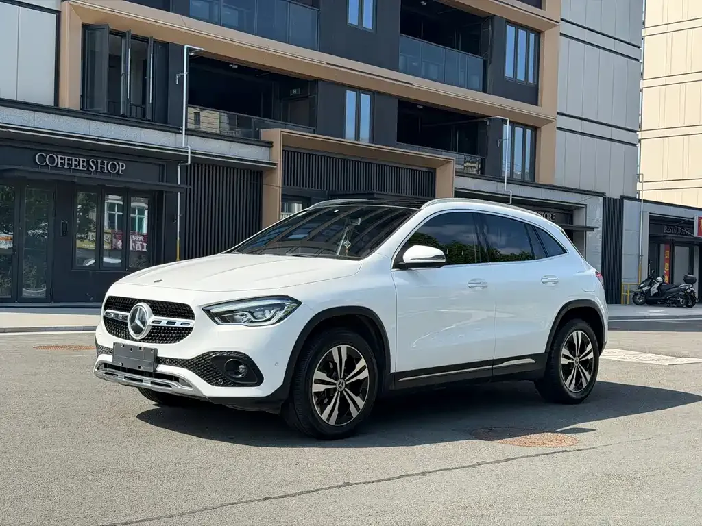 Mercedes-Benz GLA — фото 1