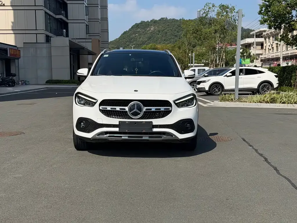 Mercedes-Benz GLA — фото 9