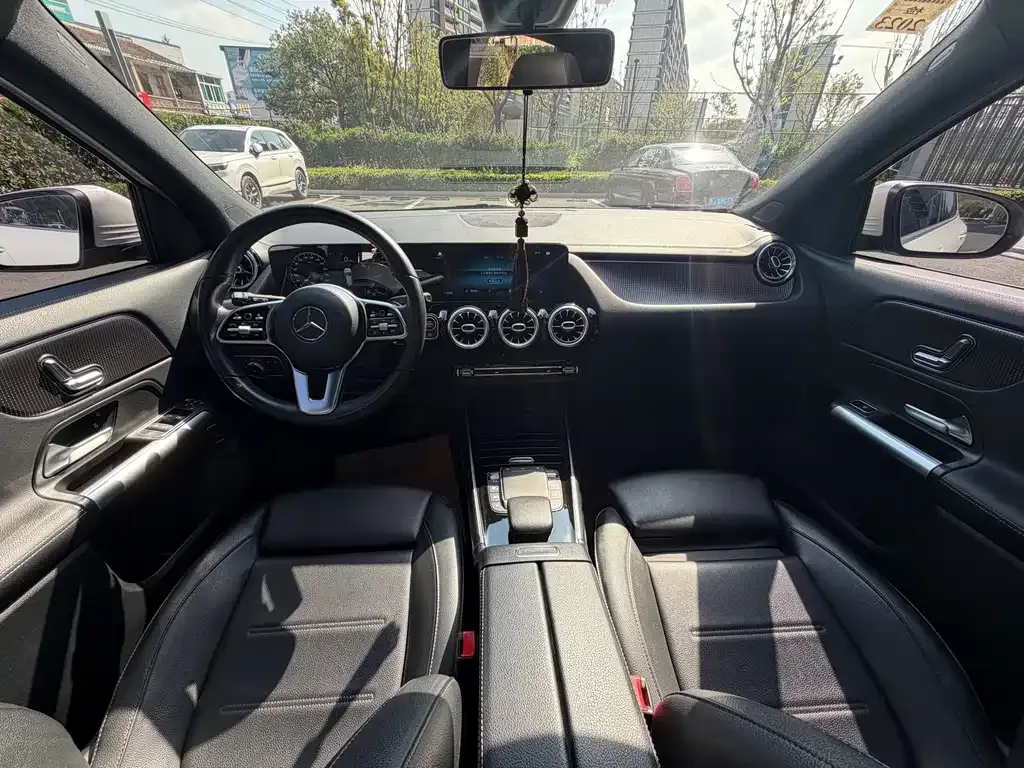 Mercedes-Benz GLA — фото 10