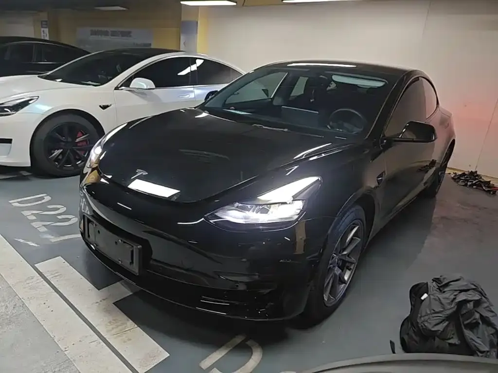 Tesla Model 3 — фото 10