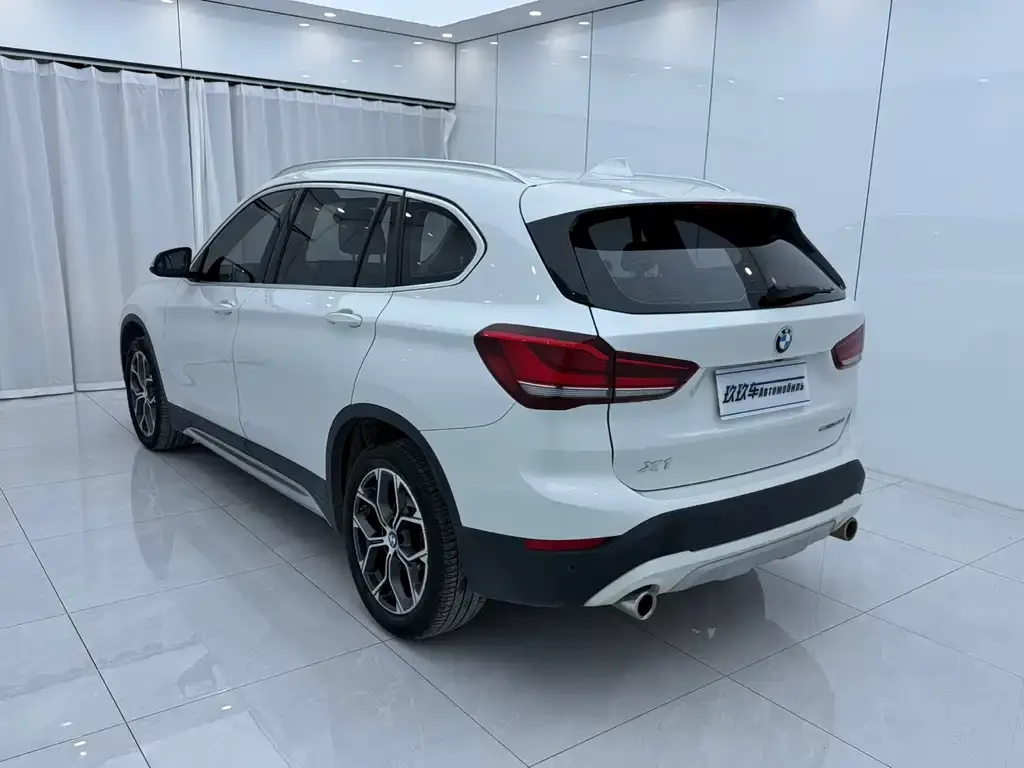 BMW X1 — фото 9