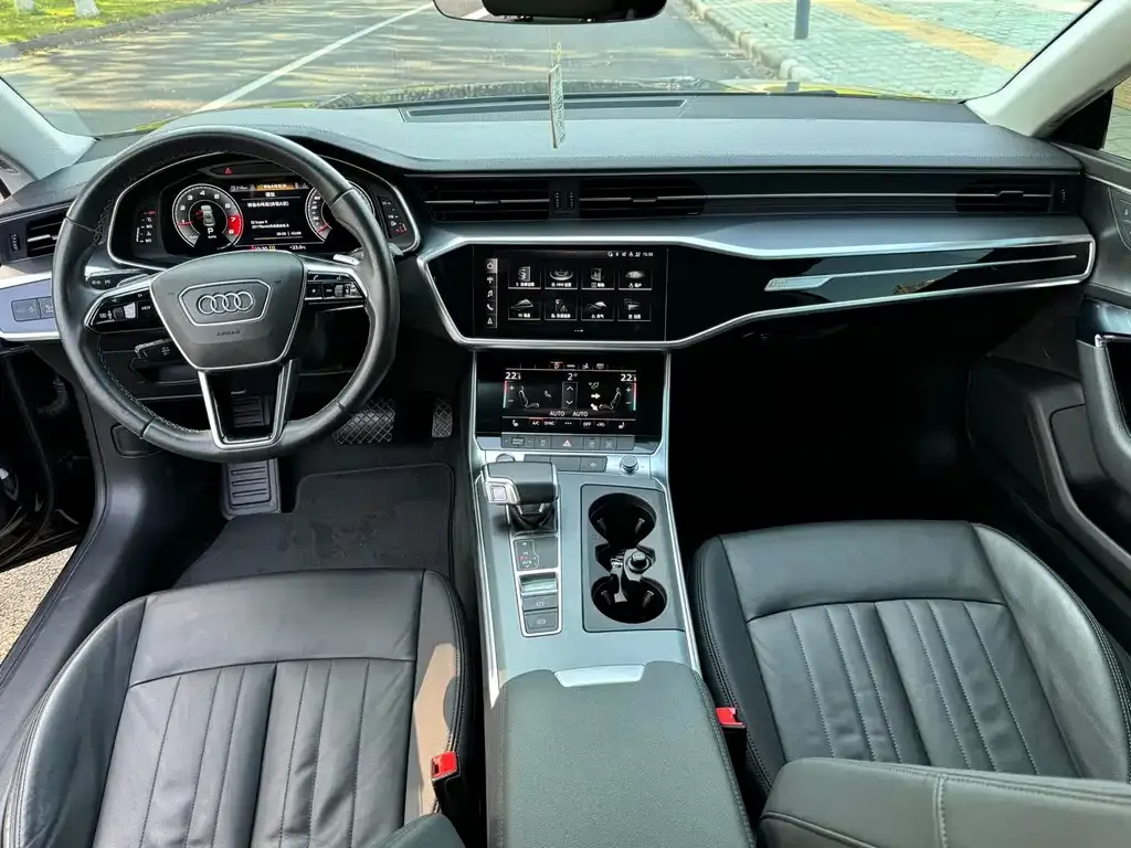 Audi A7 — фото 1