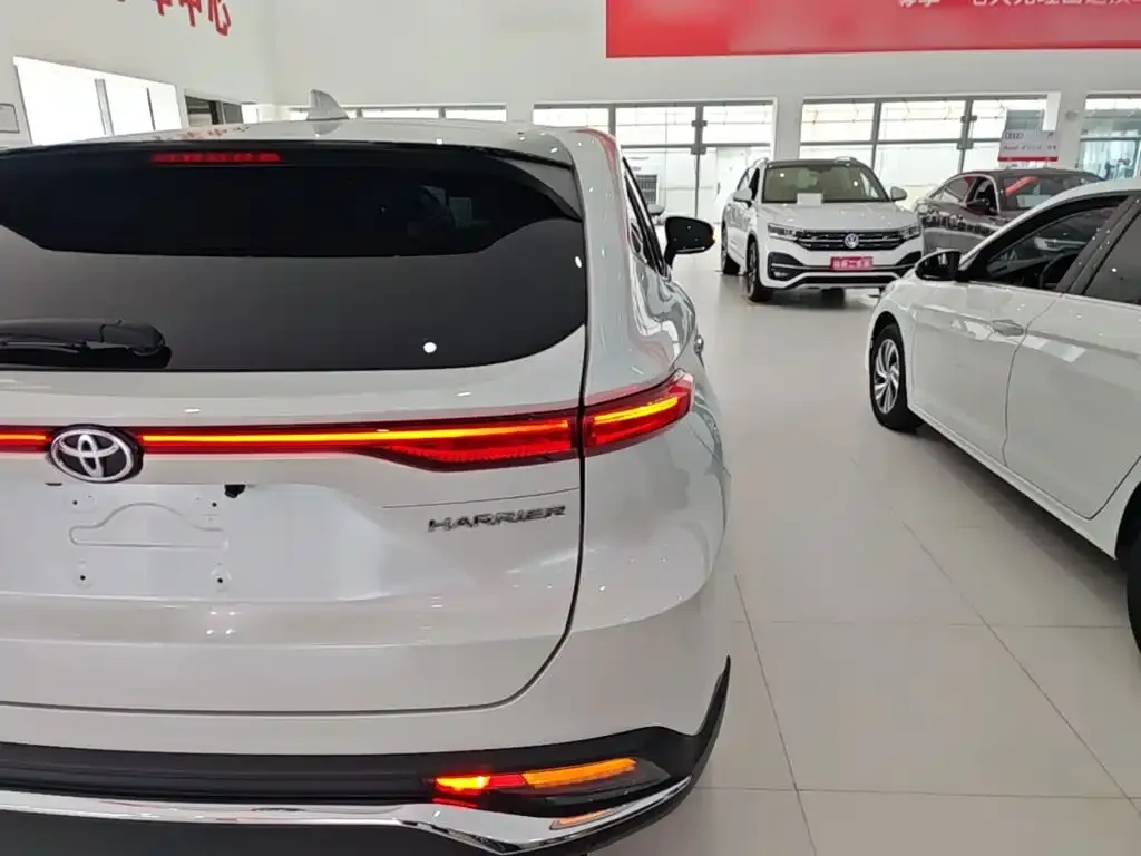Toyota Harrier — фото 6