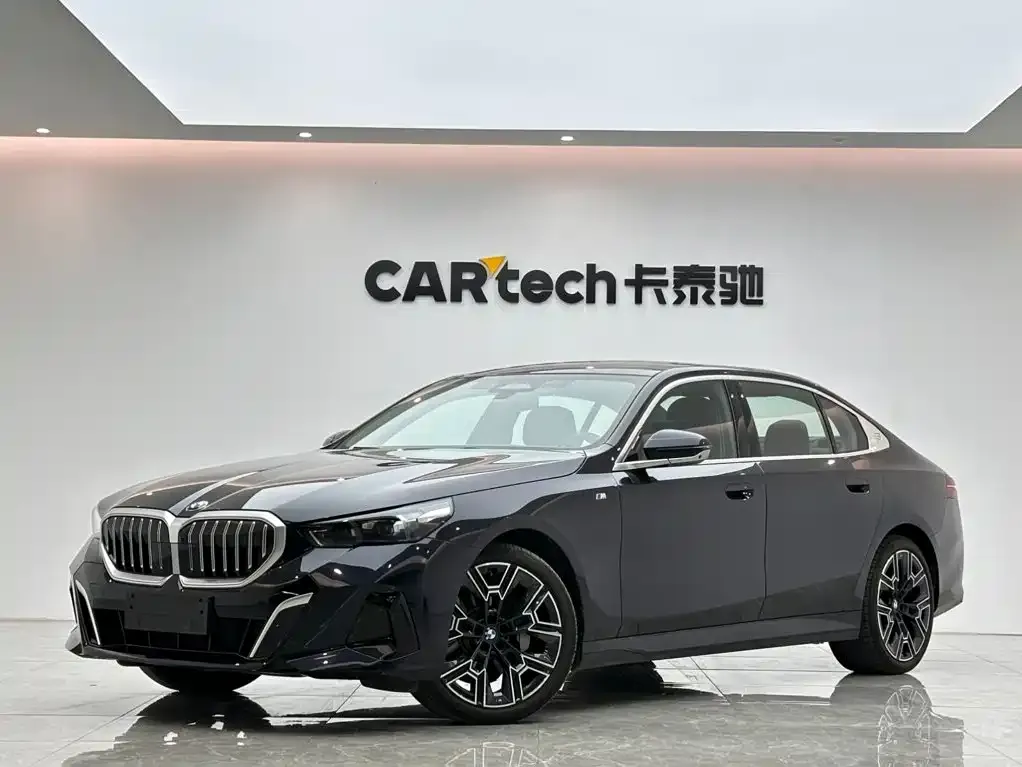 BMW 5 Series — фото 1