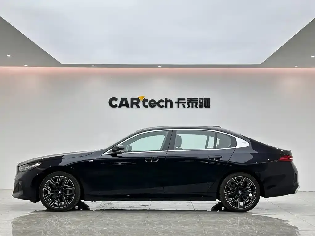 BMW 5 Series — фото 4
