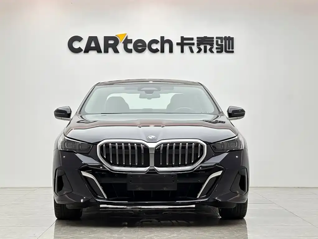 BMW 5 Series — фото 5
