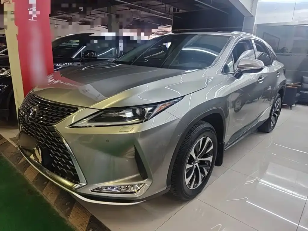 Lexus RX — фото 1