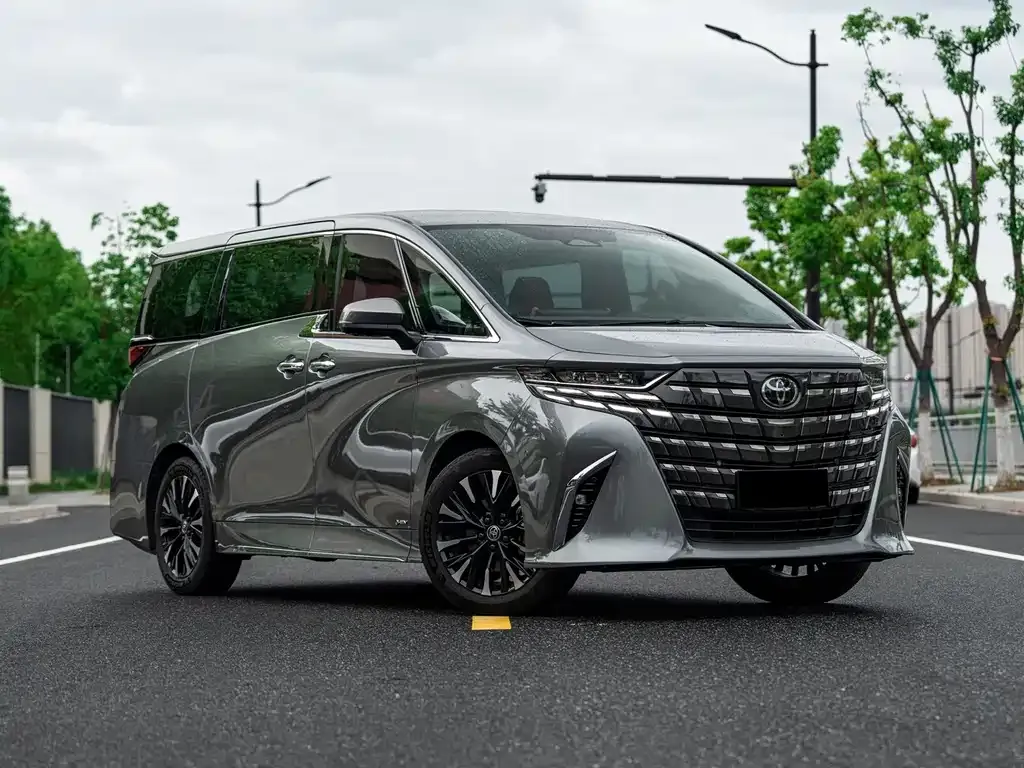 Toyota Alphard — фото 3