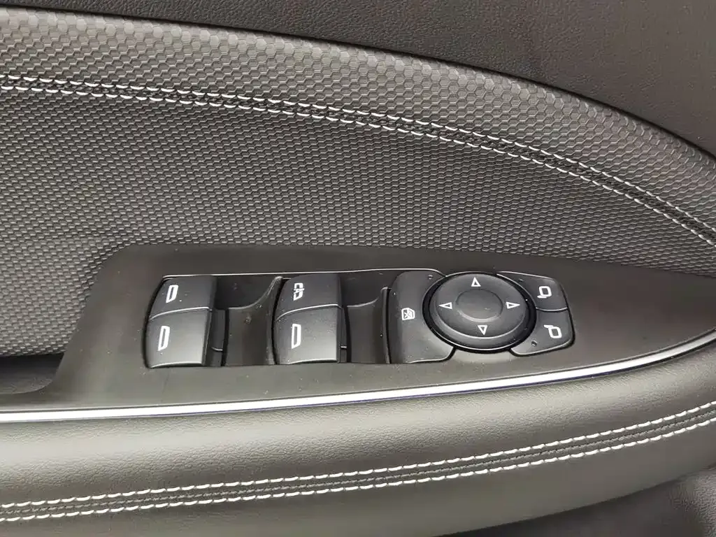 Buick Regal — фото 10