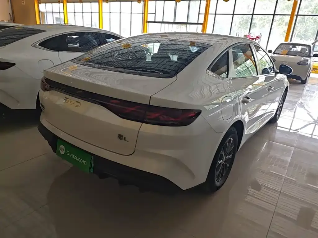 BYD Qin L — фото 9