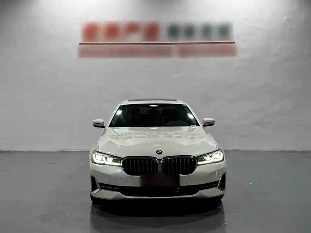 BMW 5 Series — фото 6