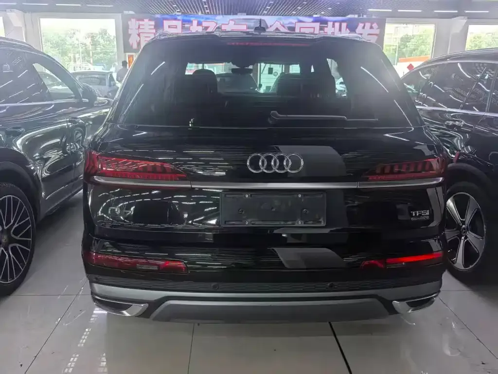 Audi Q7 — фото 8