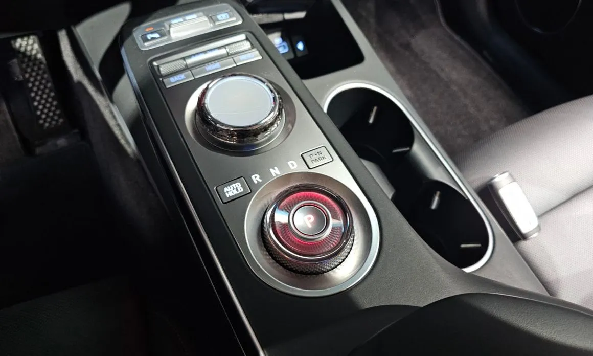 Genesis GV70 — фото 10