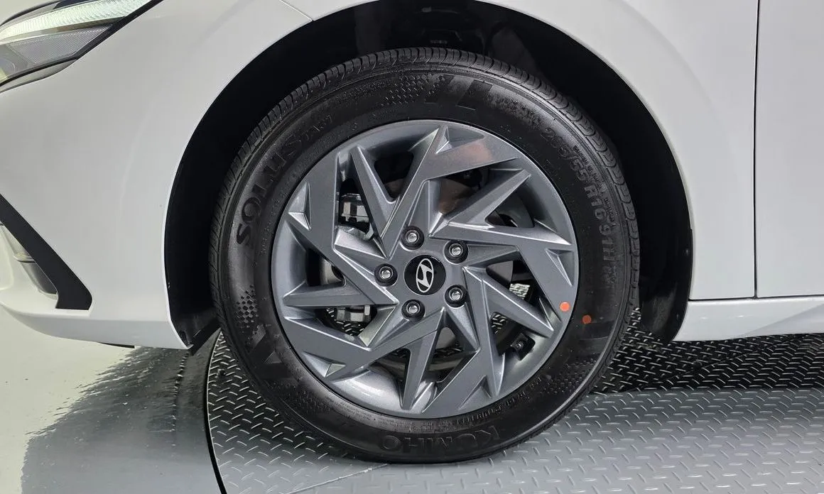 Hyundai AVANTE — фото 8