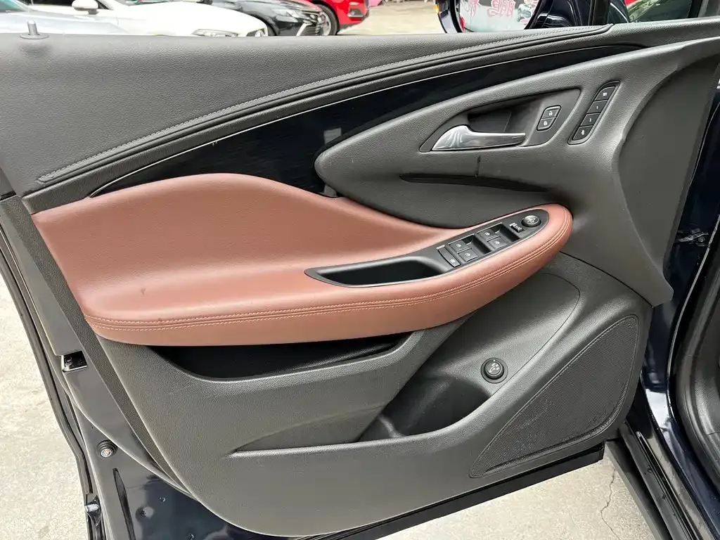 Buick Envision Plus — фото 4