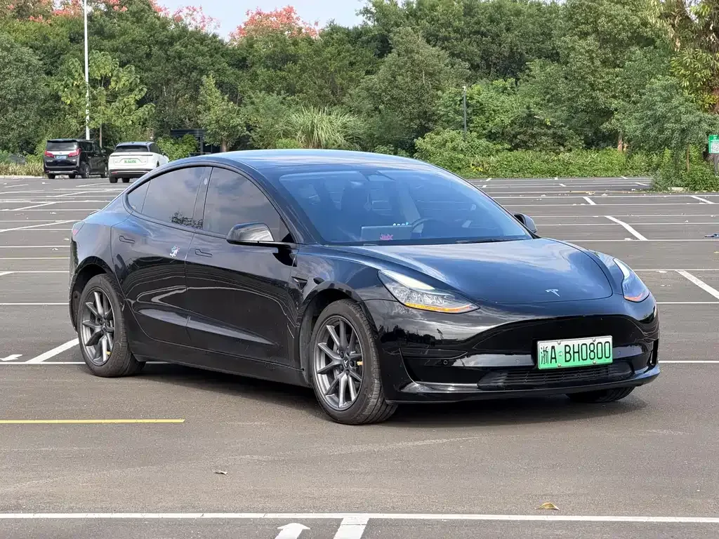 Tesla Model 3 — фото 5