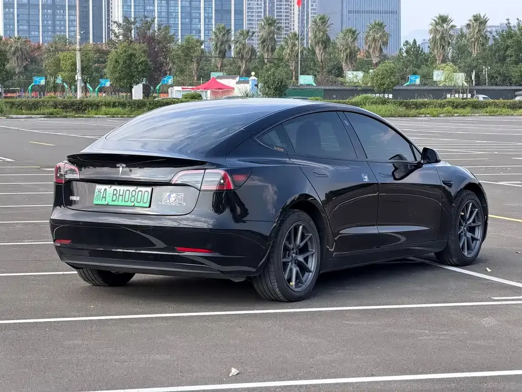 Tesla Model 3 — фото 10