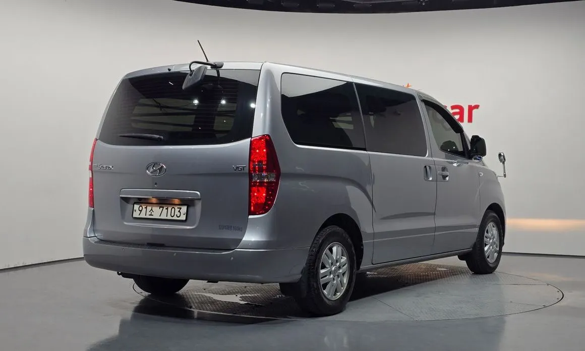 Hyundai Starex — фото 3