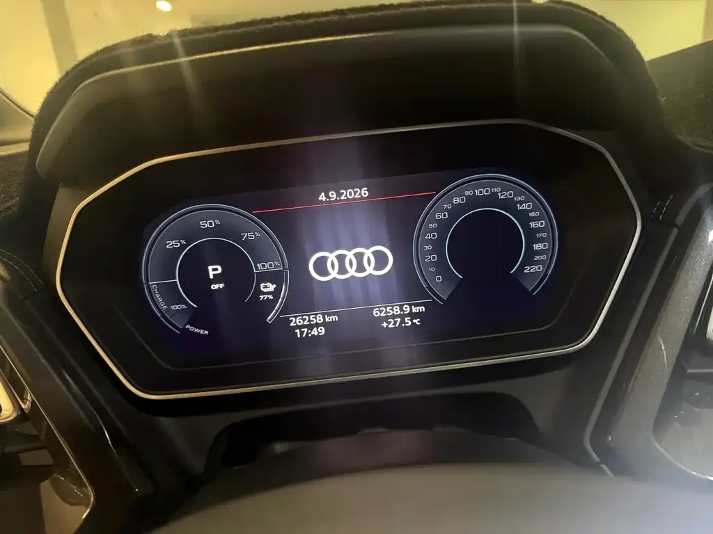 Audi Q4 e-tron — фото 2
