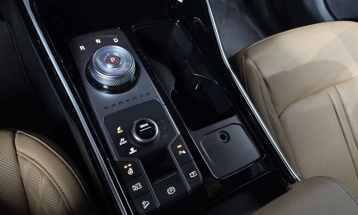 Kia Sorento — фото 7