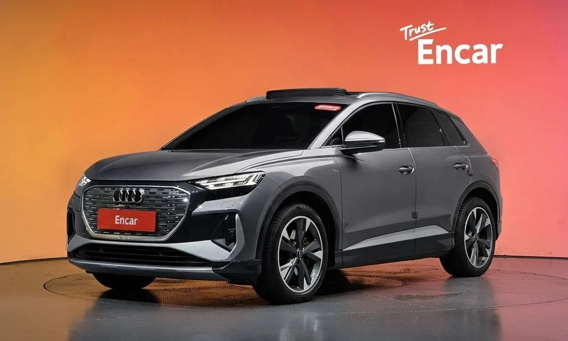 Audi Q4 e-tron — фото 1