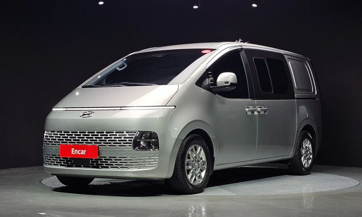 Hyundai Staria — фото 1